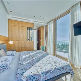 6 bedroom villa with pool and roof terrace, Sveti Stefan, sleeps 12
